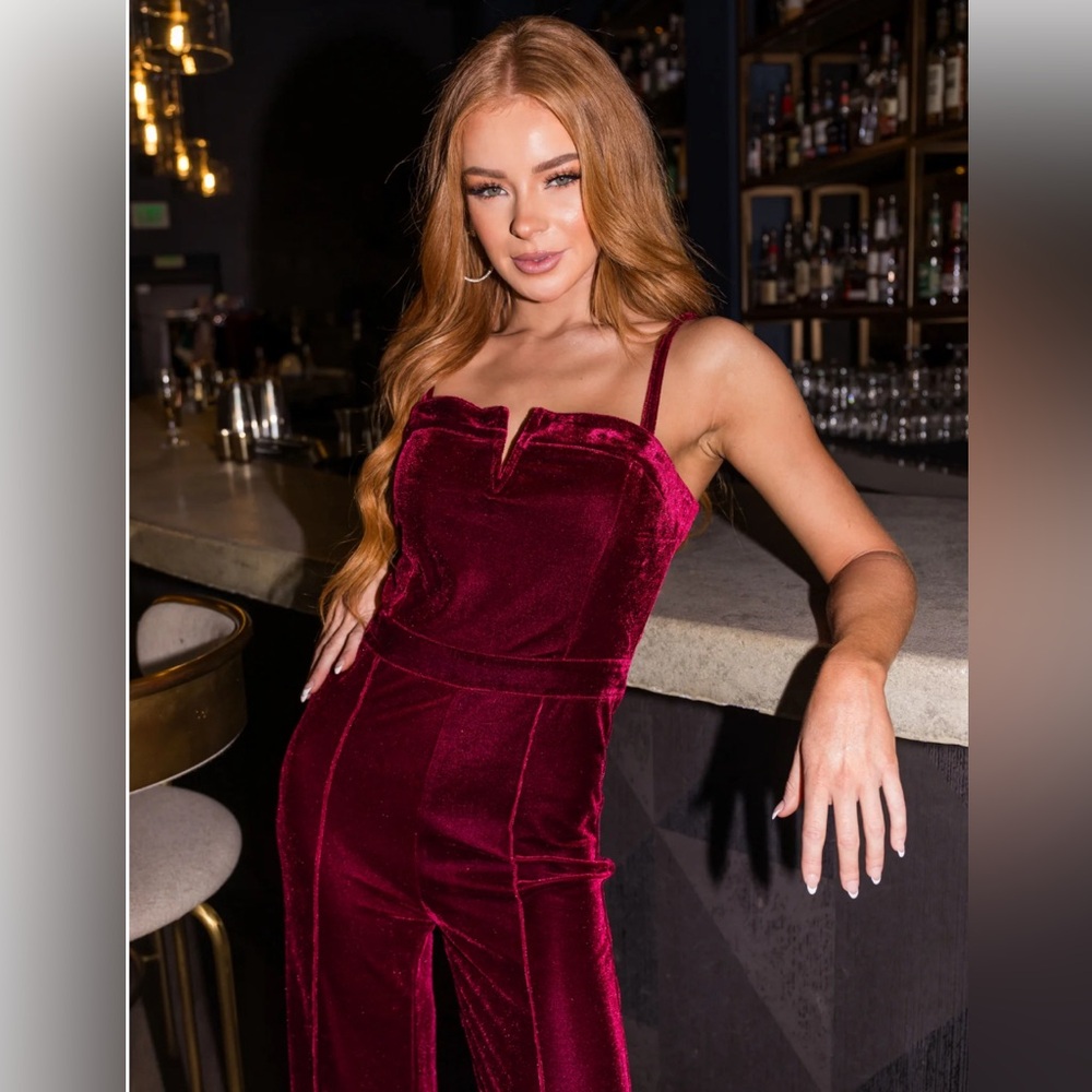 Burgundy red wine velvet jumpsuit size Smalll - Picture 2 of 8